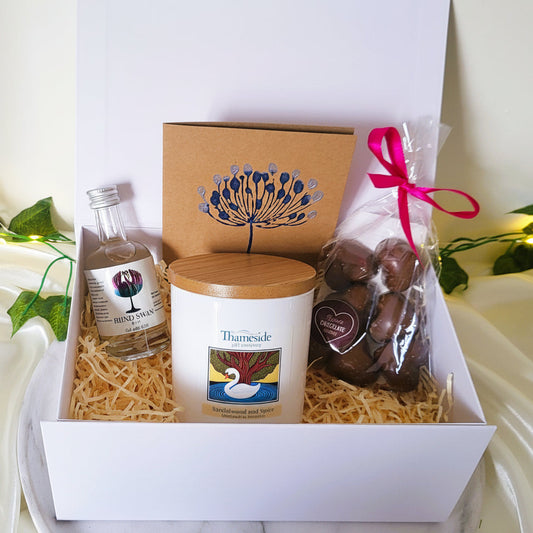Candle, gin and chocolates gift set