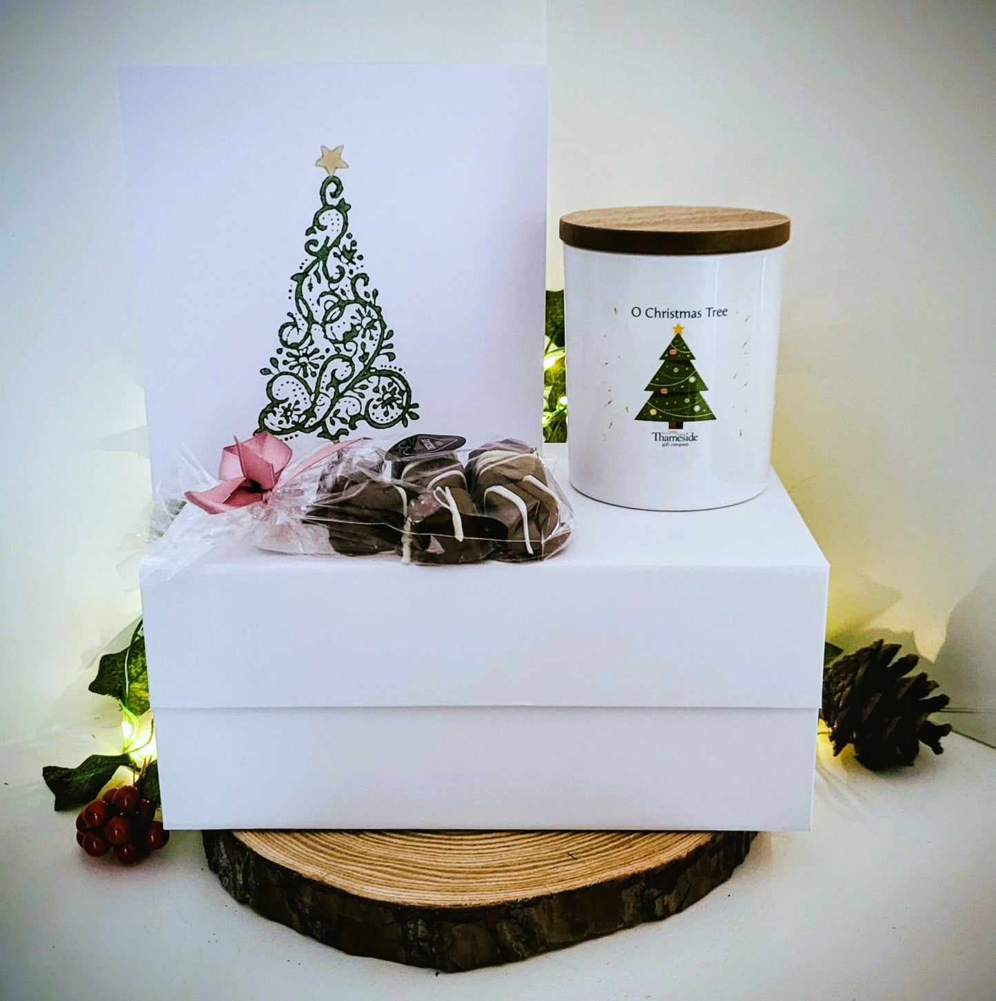 '2C' Candle and Chocolates Gift Box (Signature candle option)