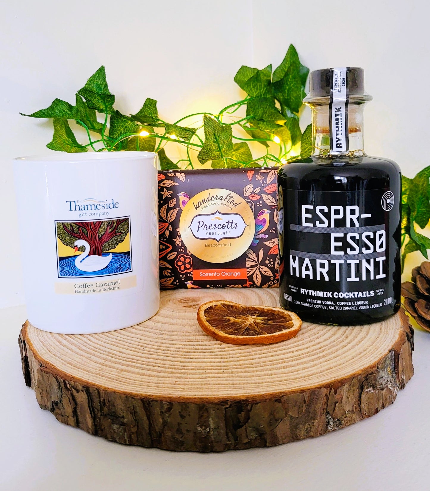 '3C' Signature Gift Box (Candle, Cocktail, Chocolates)