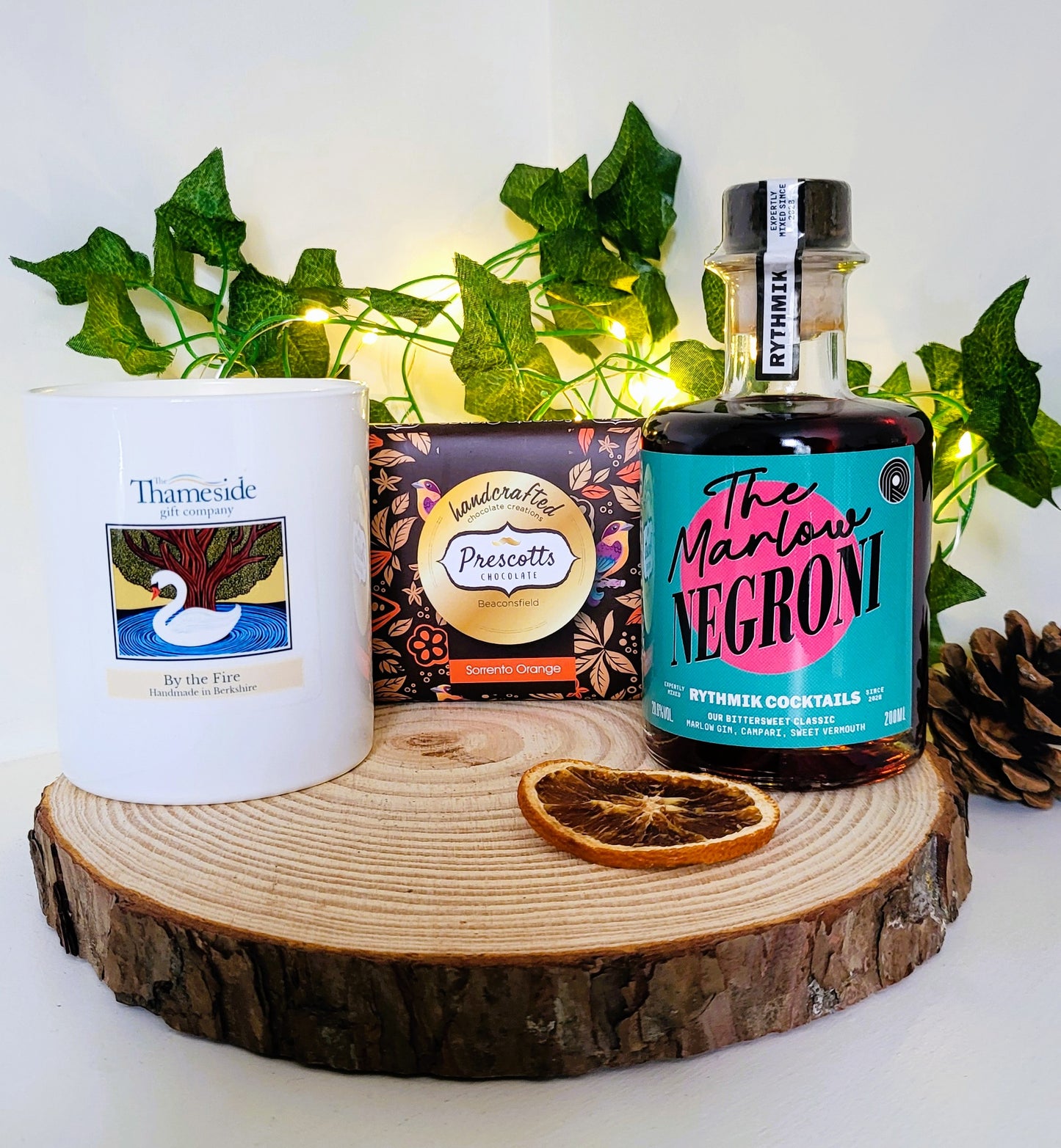 '3C' Signature Gift Box (Candle, Cocktail, Chocolates)