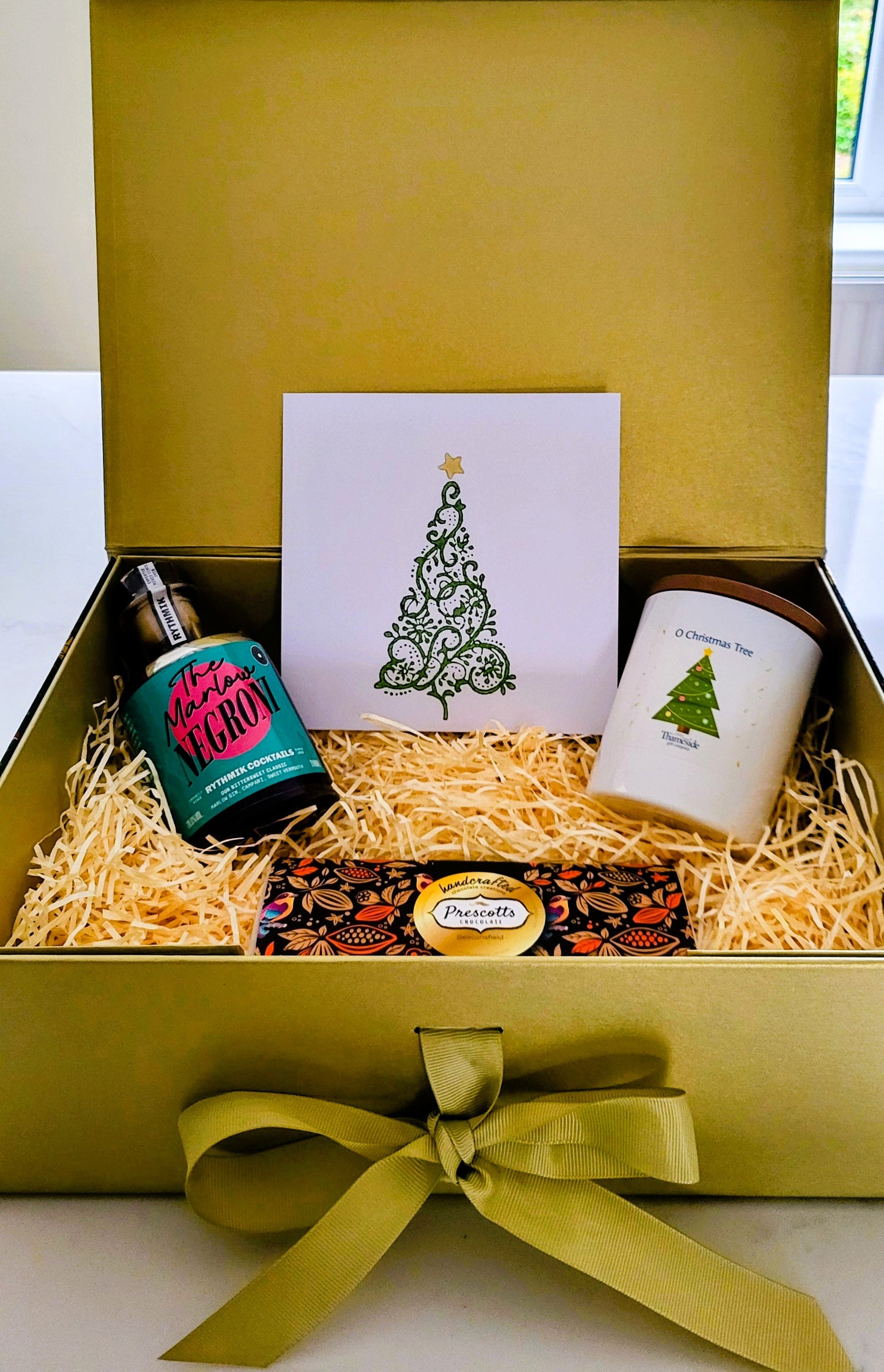 '3C' Signature Gift Box (Candle, Cocktail, Chocolate) - Christmas edition