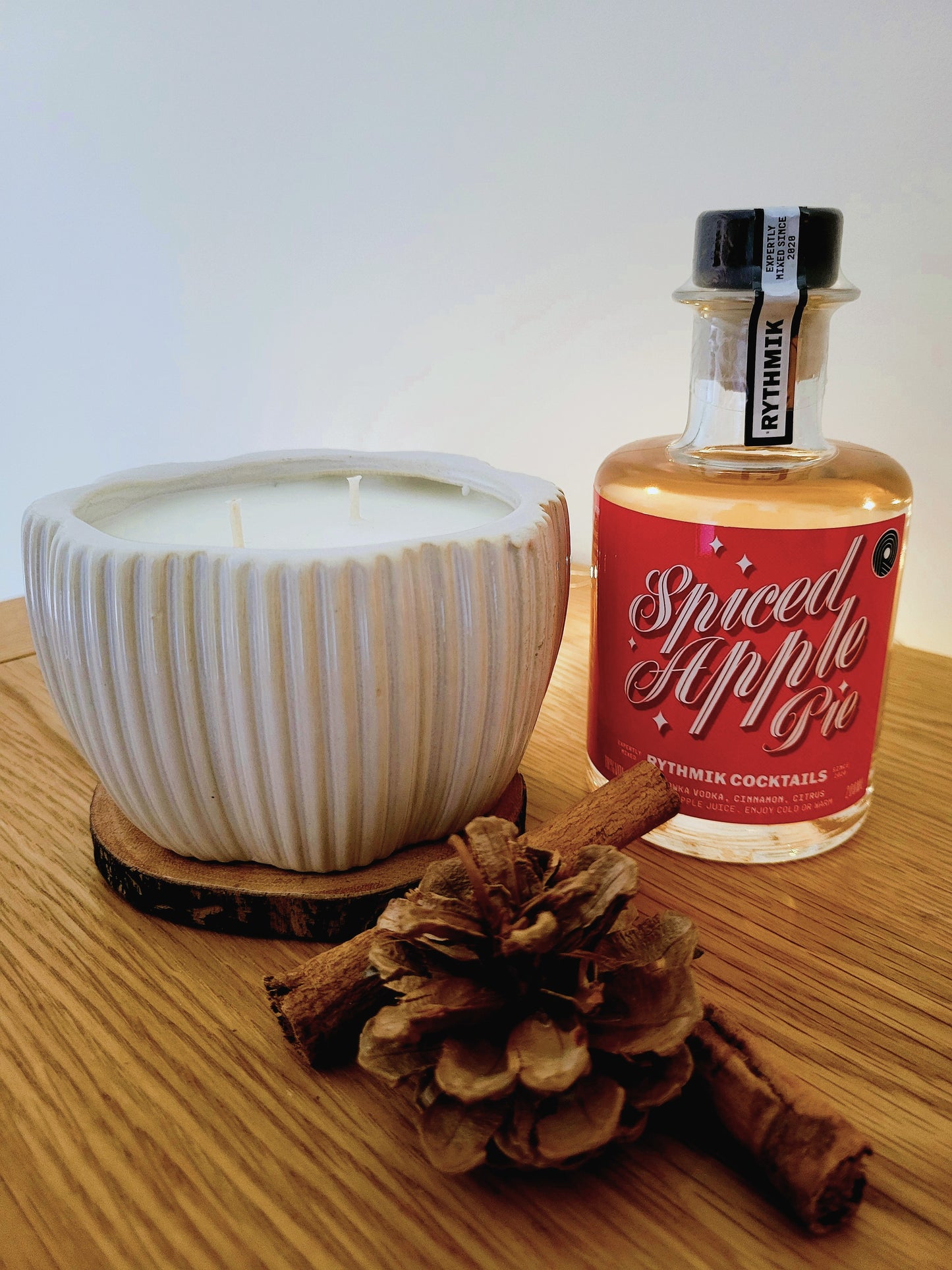 Autumn-winter 'Pumpkin' Candle & Cocktail Duo